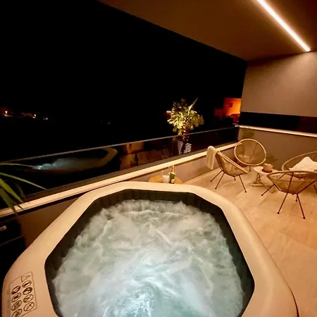 Seaview Jacuzzi *